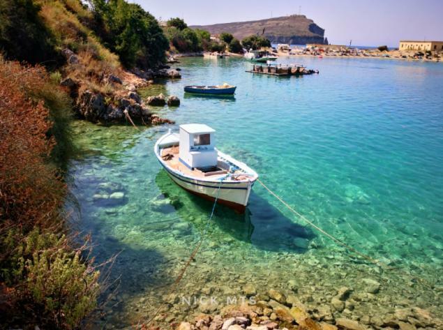Bed and Breakfast On The Rocks Qeparo Exterior foto